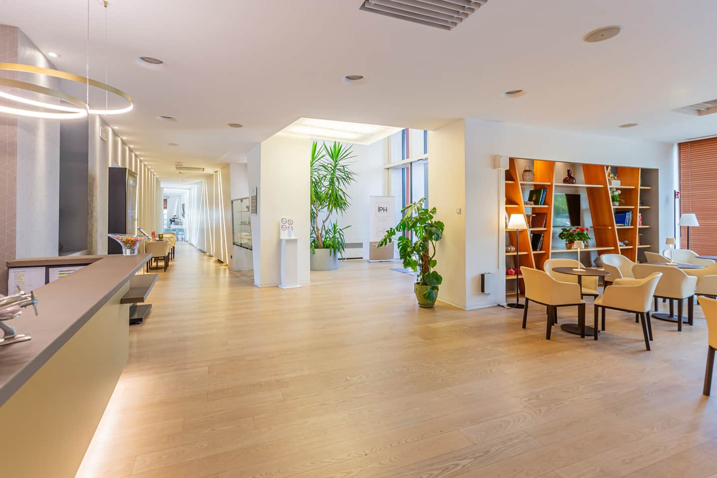 New Ipoint Hotel