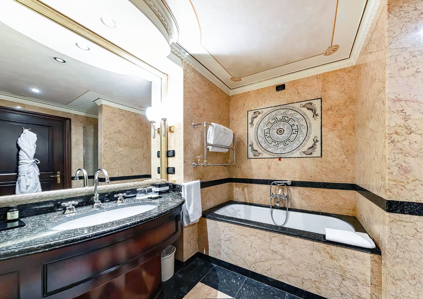 River Chateau Hotel