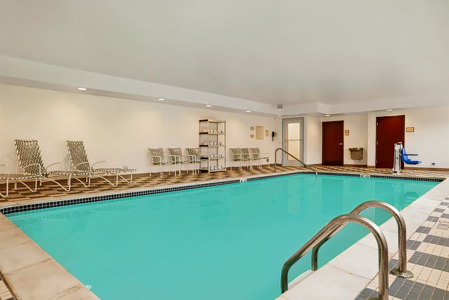 Country Inn & Suites by Radisson, Dearborn