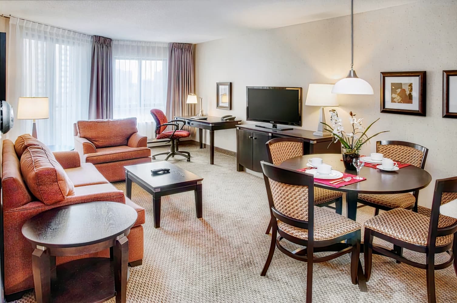 Les Suites Hotel Ottawa