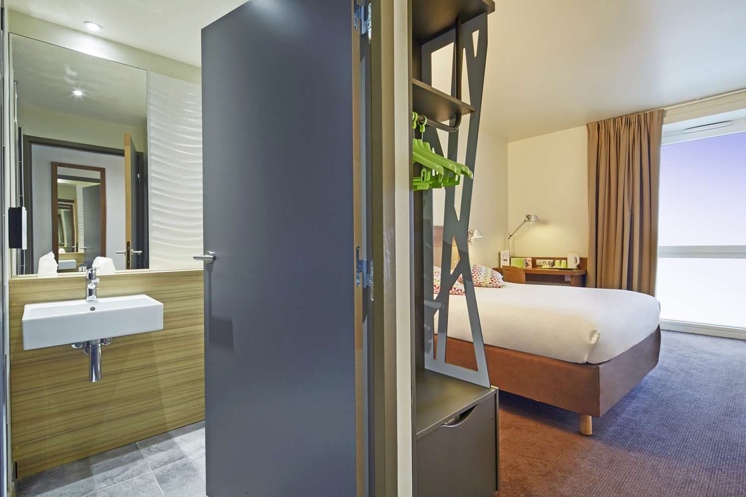 Campanile Paris - Saclay