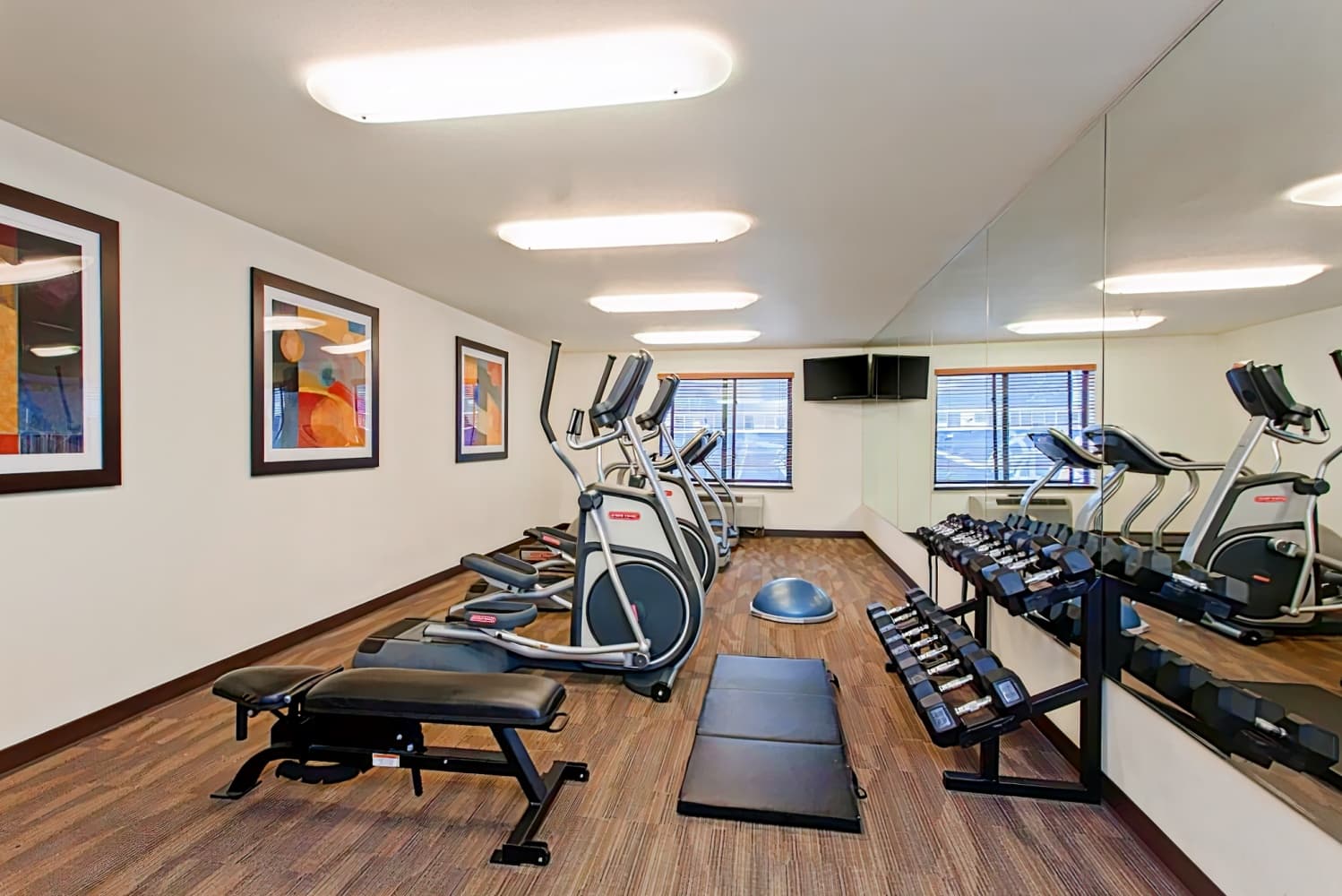 Holiday Inn Express & Suites Tacoma Downtown