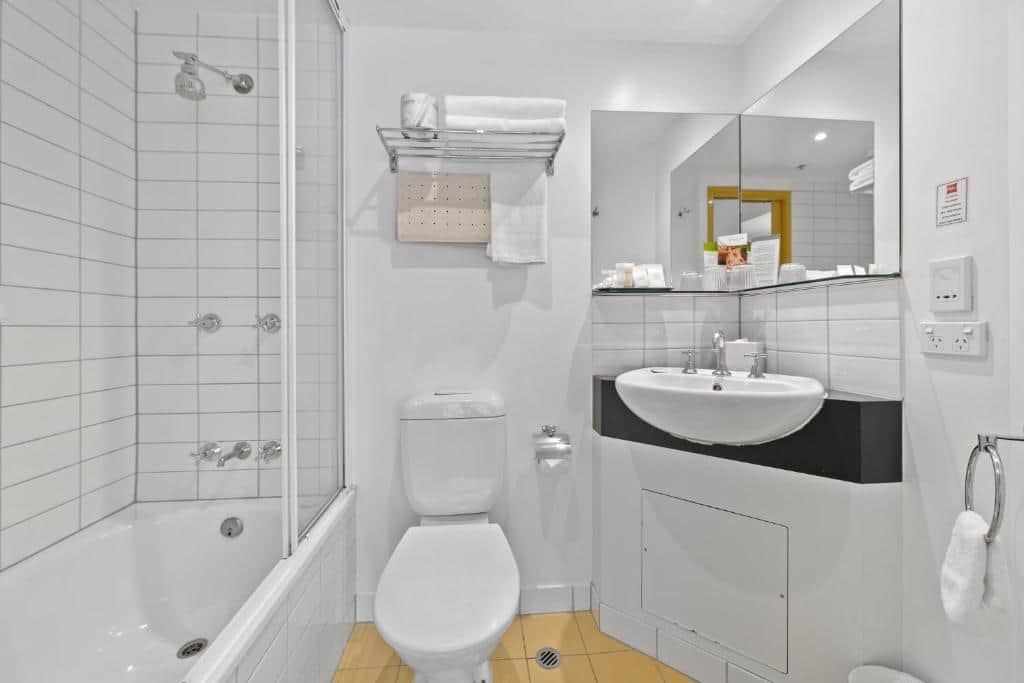 YEHS Melbourne Hotel CBD
