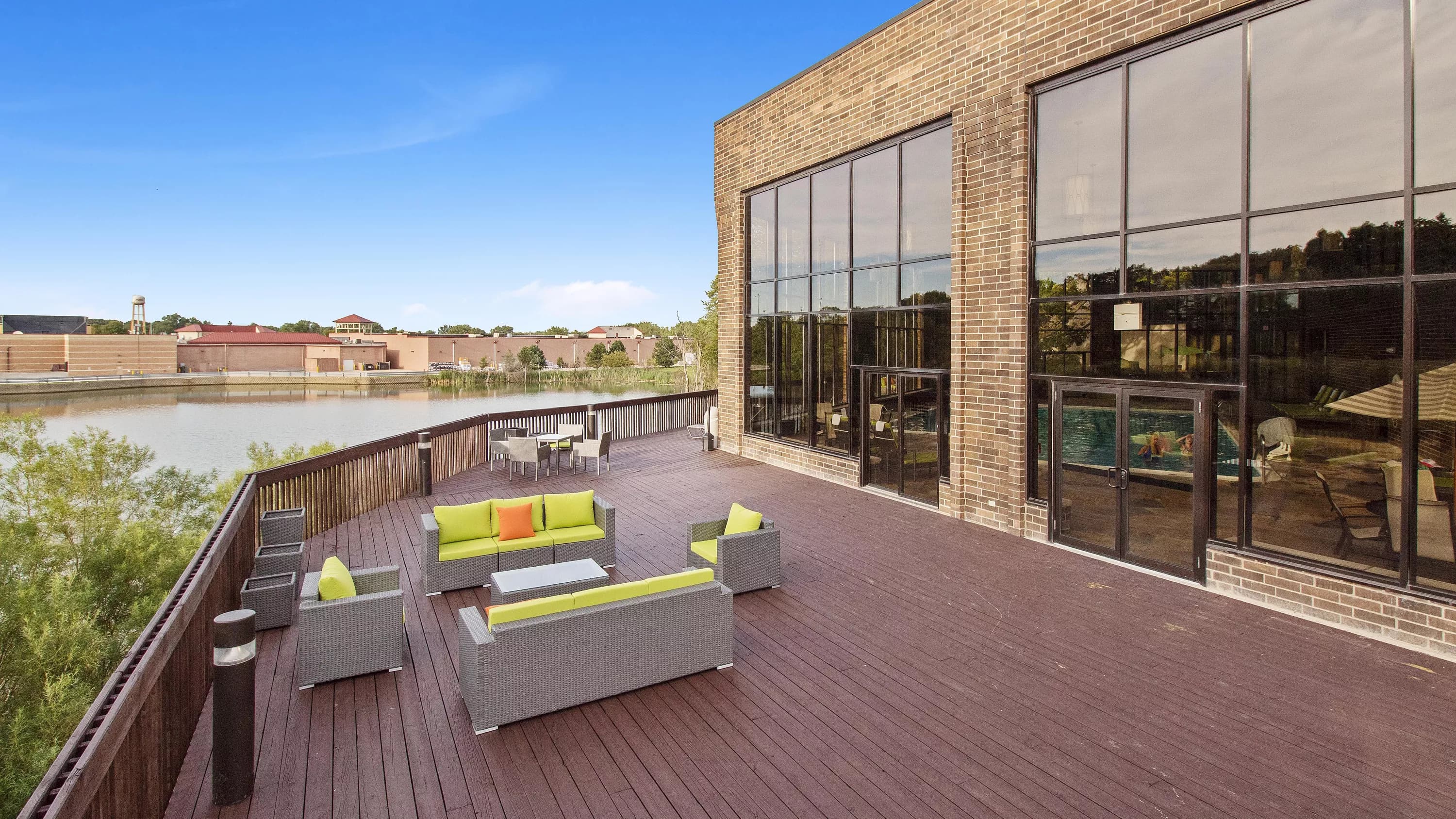 Holiday Inn Chicago Nw Crystal Lk Conv Ctr, an IHG Hotel