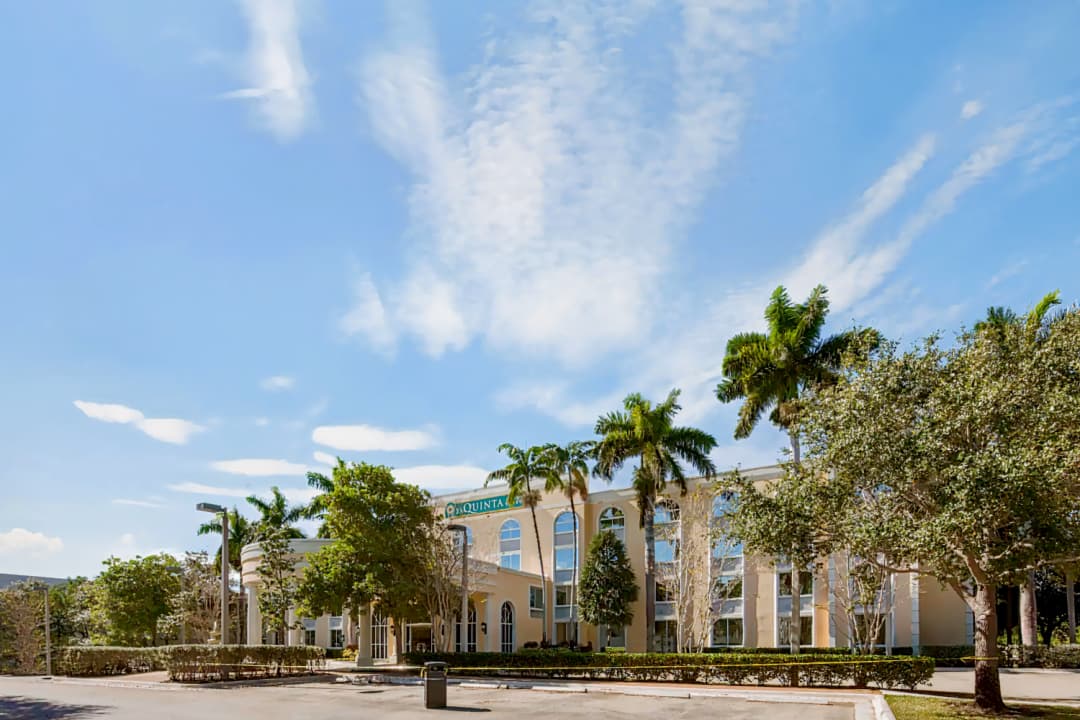 La Quinta Inn & Suites by Wyndham Sunrise