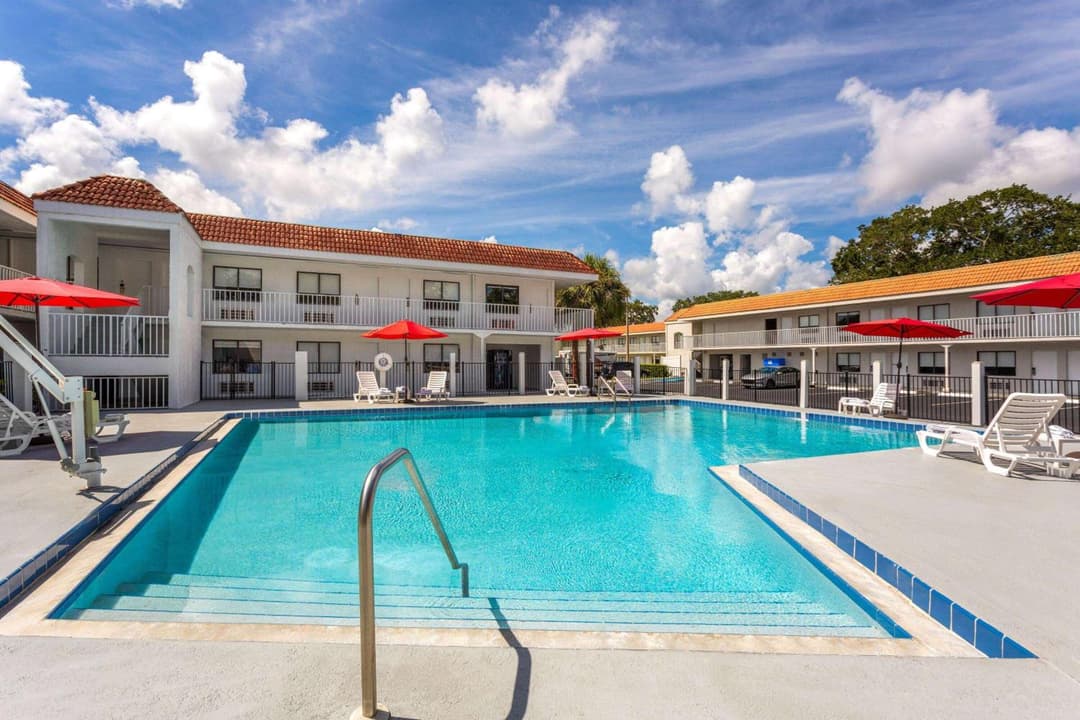 Travelodge by Wyndham Orlando Lake Buena Vista South