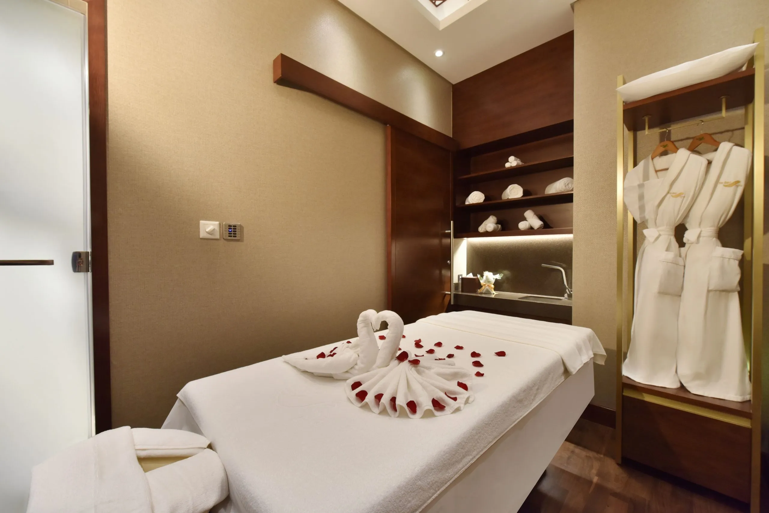 Bahrain Airport Hotel Airside Hotel for Transiting and Departing Passengers only