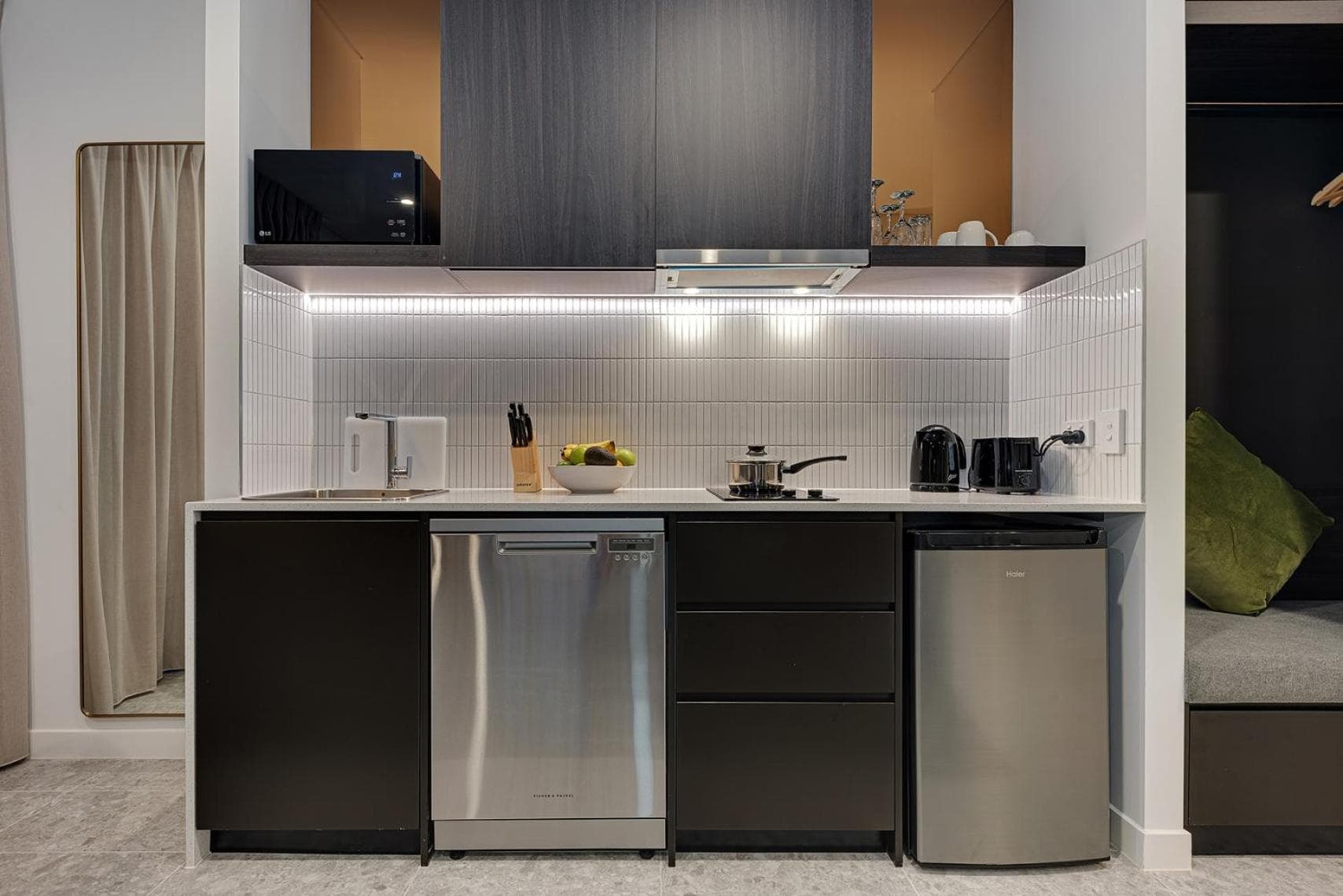 Littomore Hotel & Suites Kingswood