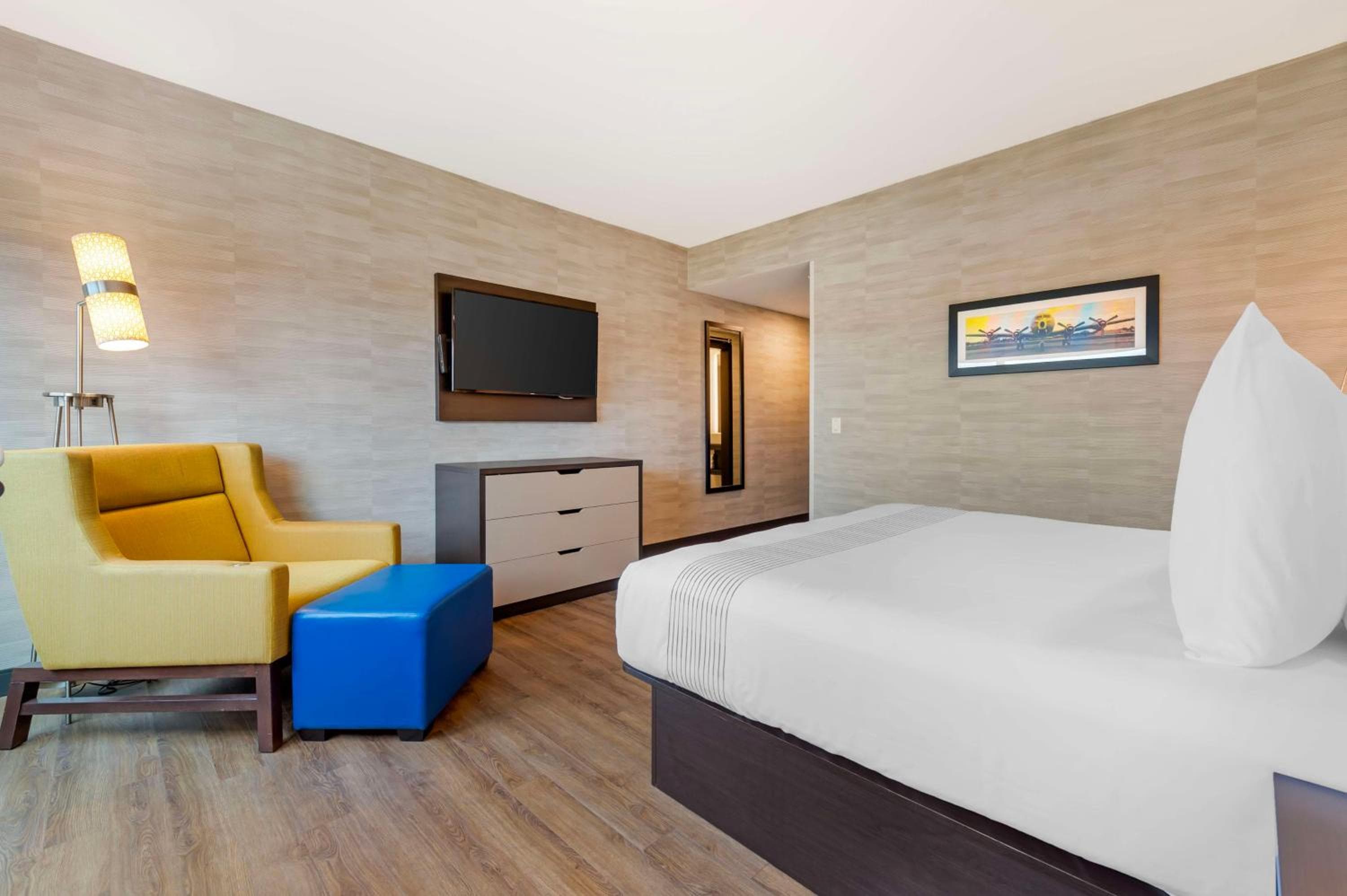 GLō Best Western Kanata Ottawa West