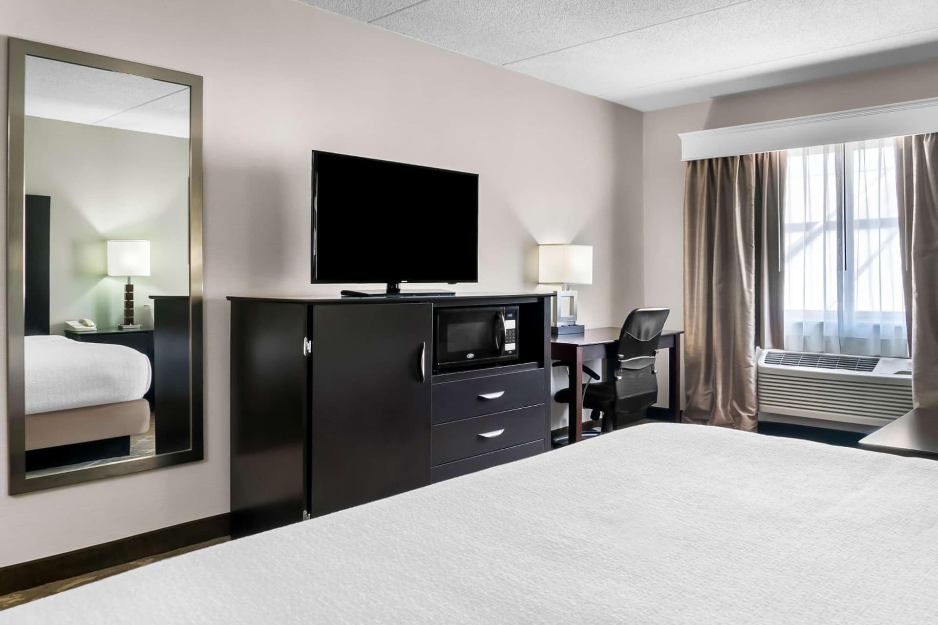 Best Western Okemos/East Lansing Hotel & Suites