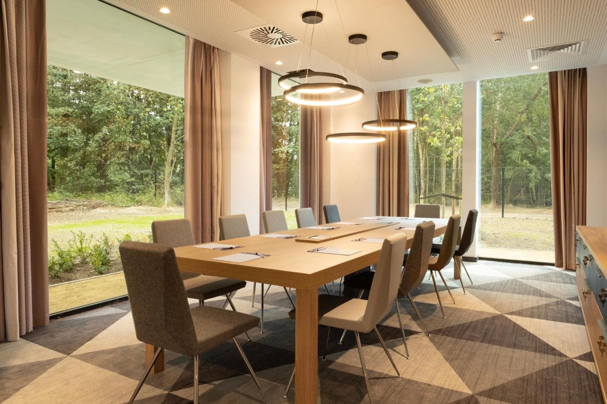 Holiday Inn Express Brussels - Airport by IHG