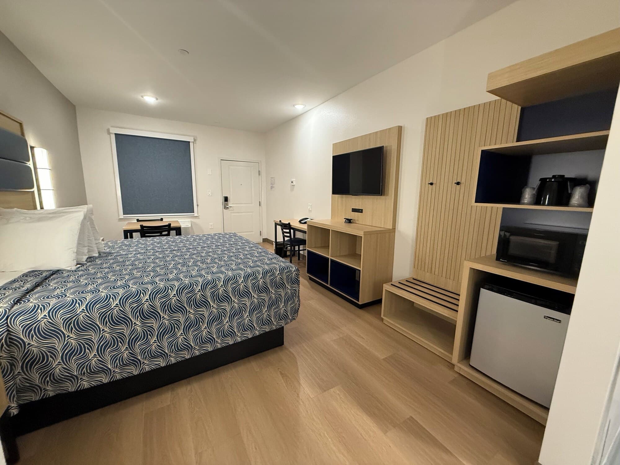 Palace Inn Blue 290 W 43rd & Bingle Rd