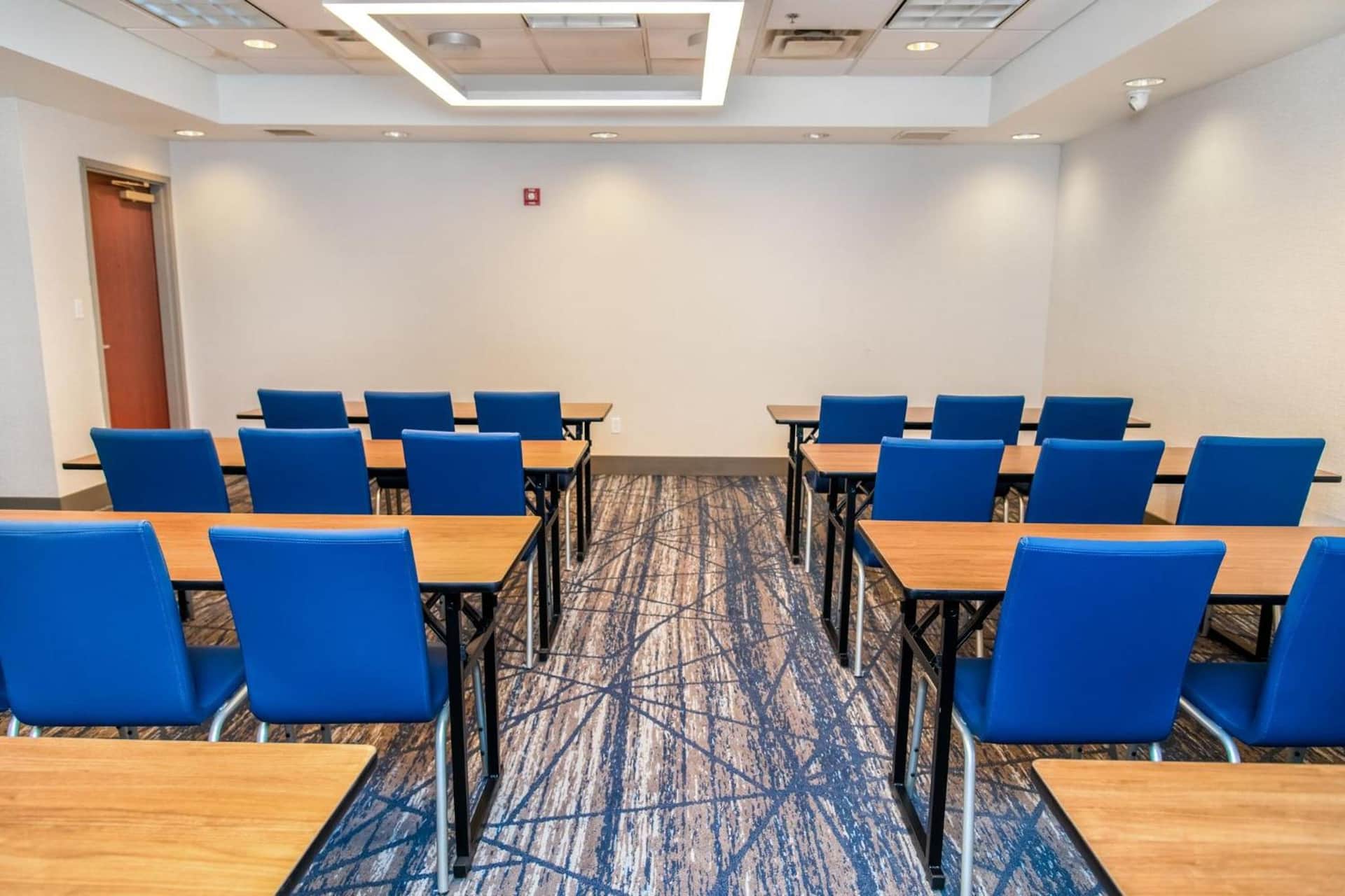 Holiday Inn Express Hotel & Suites Pittsburgh-South Side by IHG