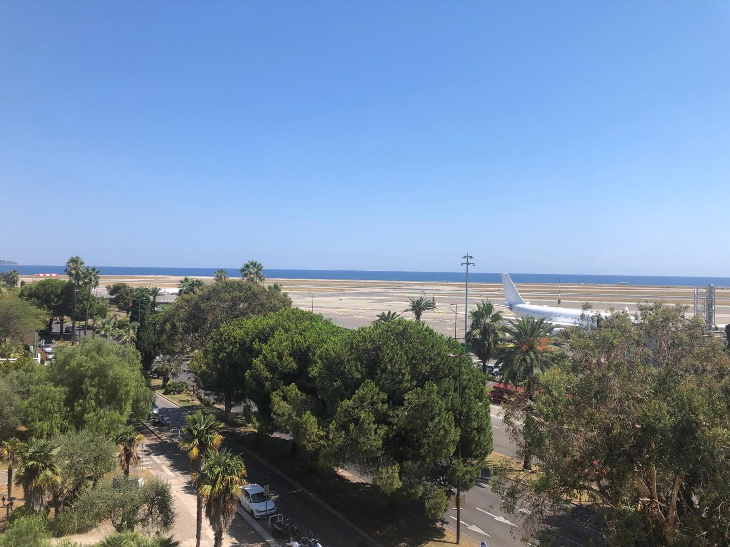 CAMPANILE PRIME NICE AEROPORT