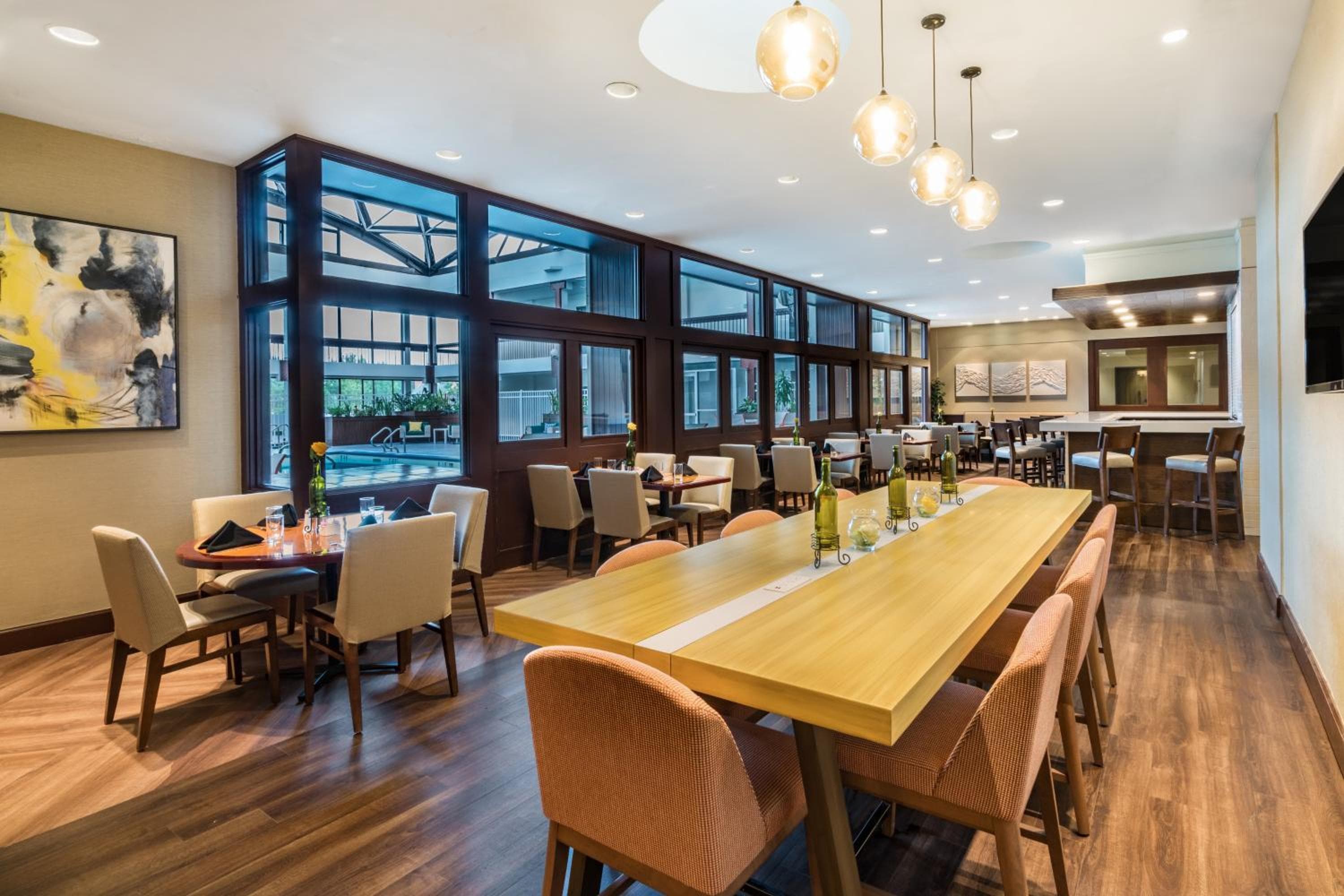 Holiday Inn and Suites Pittsfield-Berkshires