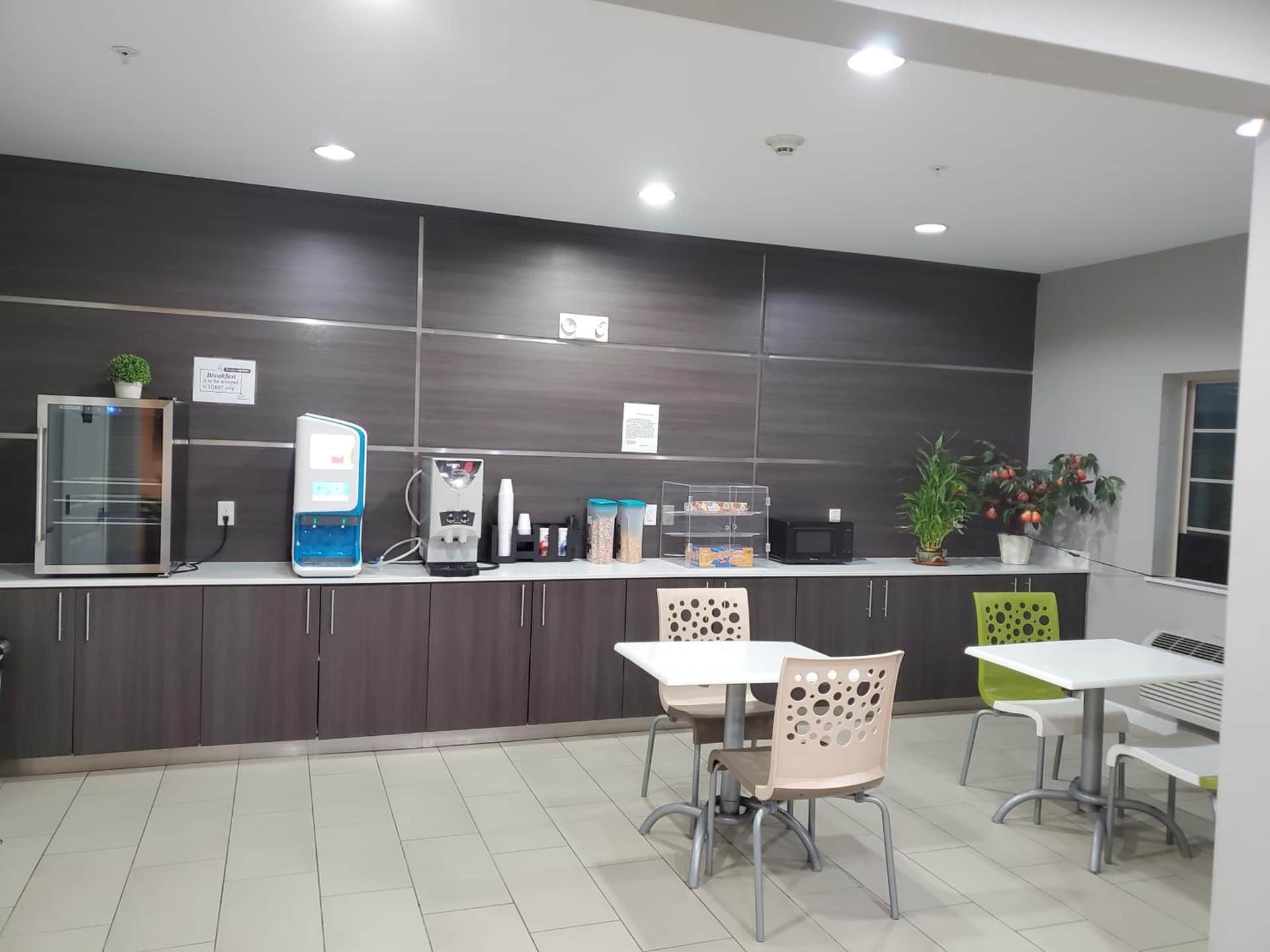 Haven Inn & Suites Willowbrook