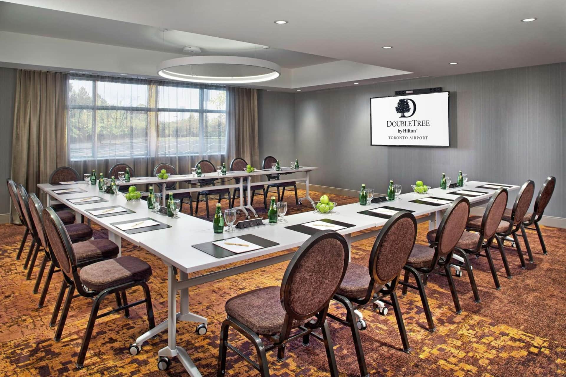 DoubleTree by Hilton Toronto Airport