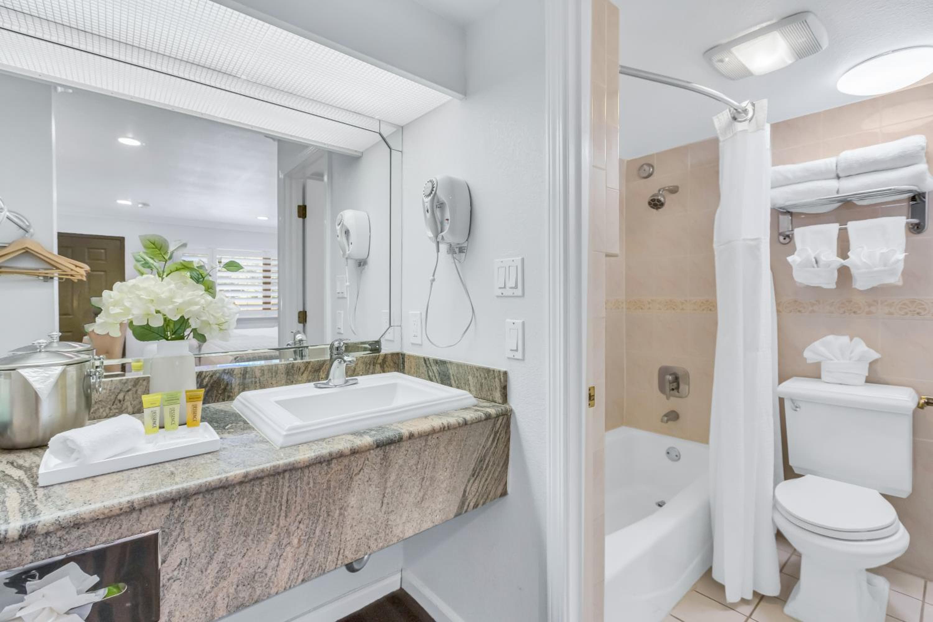 Napa Valley Hotel and Suites