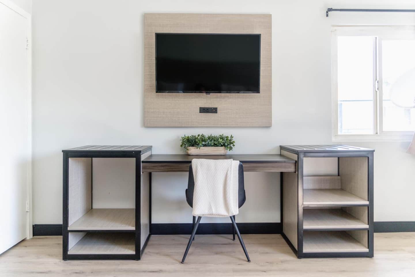 ERTH INN by AGA- San Ysidro