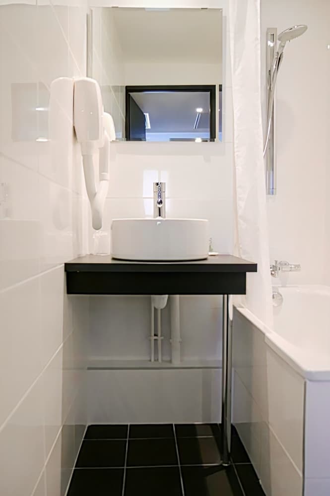 Comfort Hôtel Davout Nation