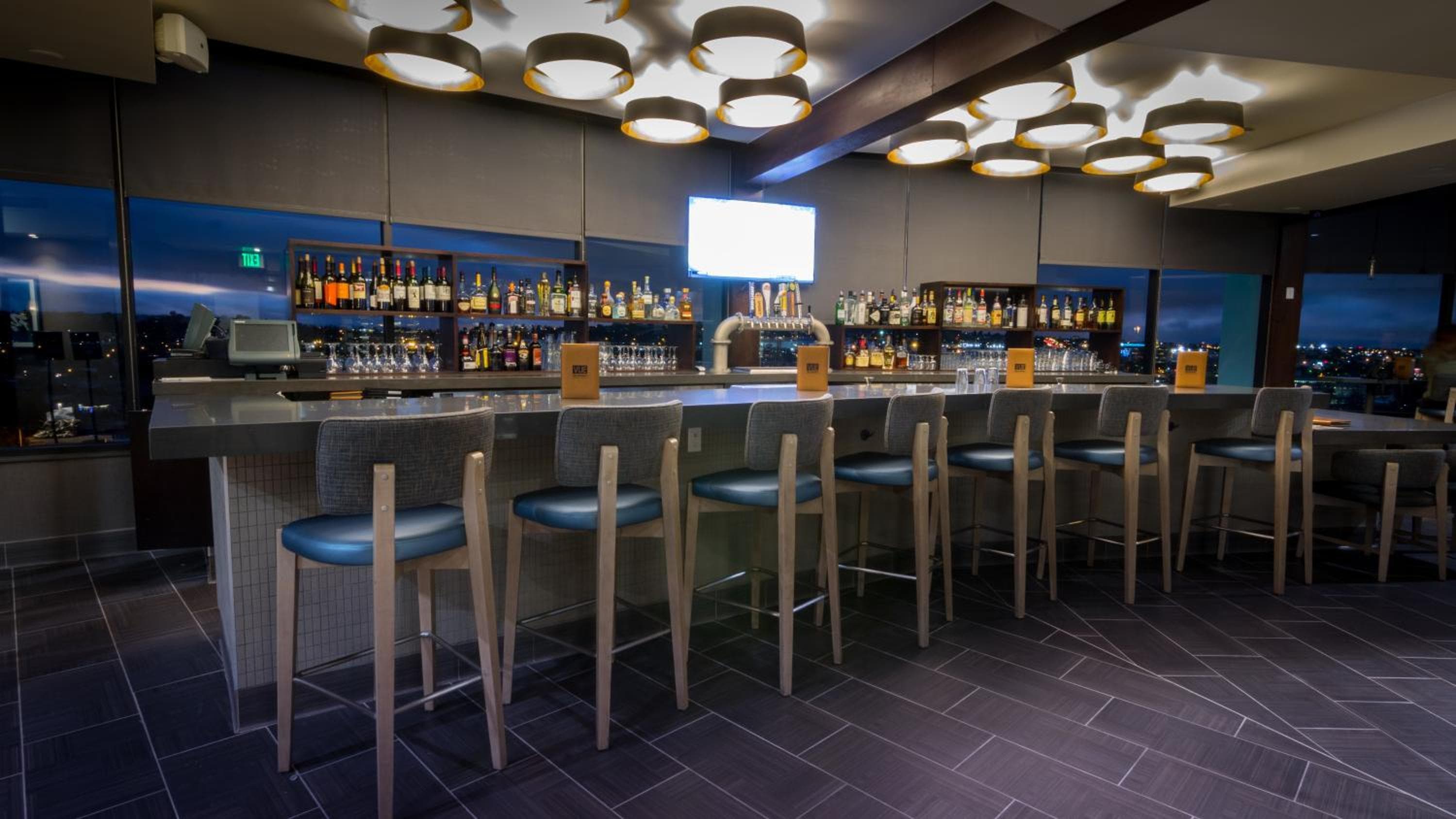 Holiday Inn Long Beach - Airport, an IHG Hotel